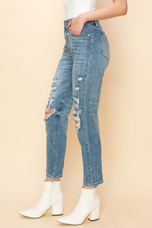 HIGH RISE STRETCH DISTRESSED MOM JEANS - Panther®