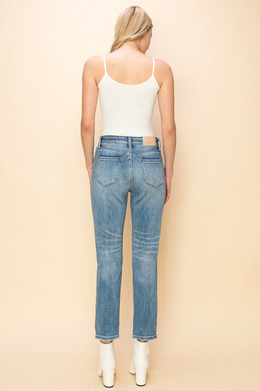 HIGH RISE STRETCH DISTRESSED MOM JEANS - Panther®