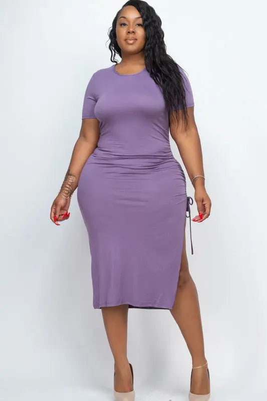 Plus size Ruched Short Sleeve Midi Dress - Image #4